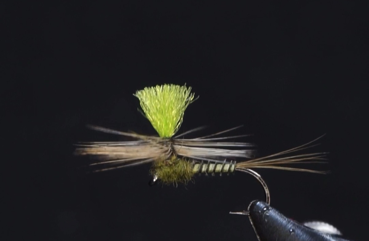 Simple Parachute fly pattern tied by Brian Smith
