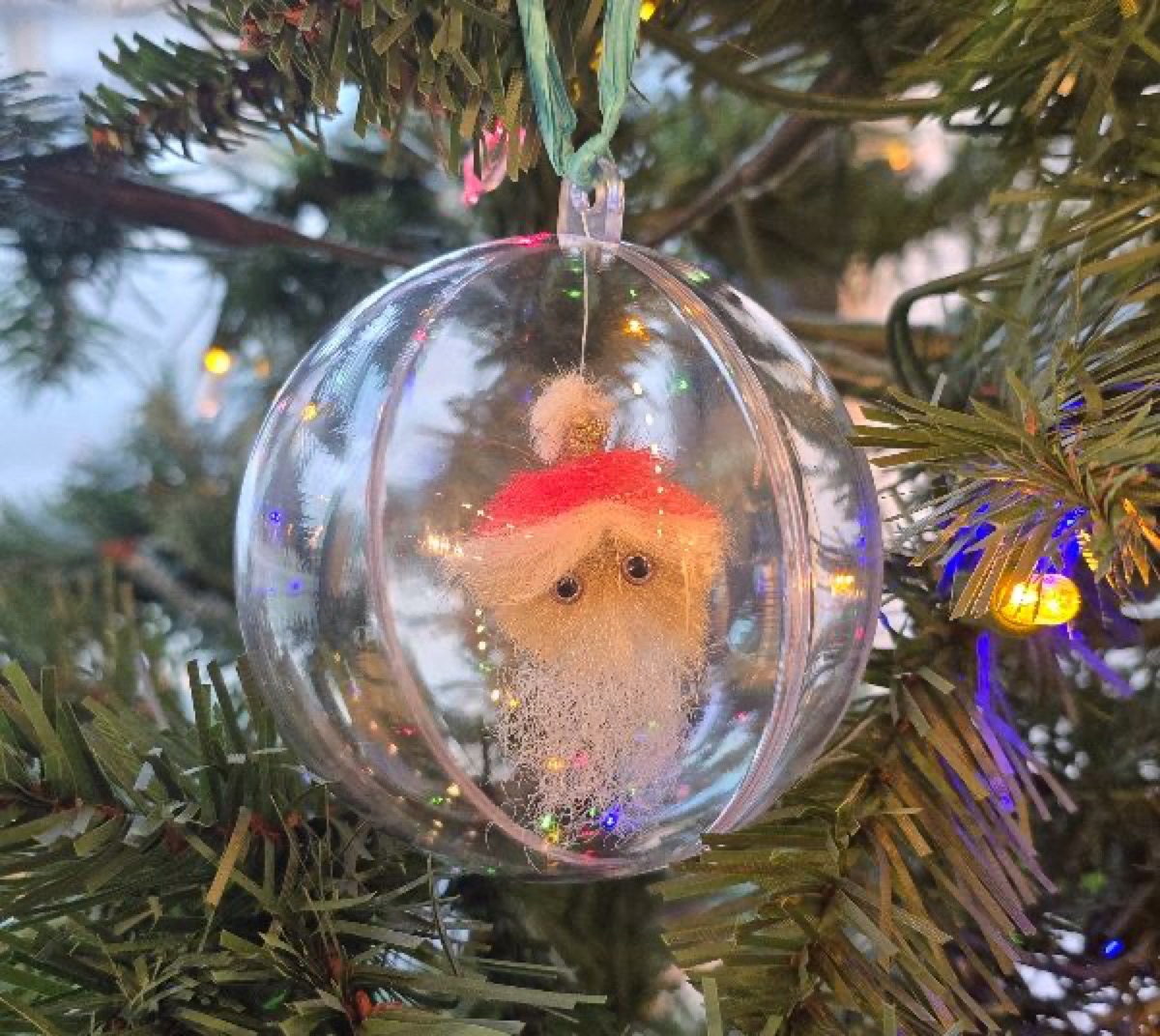 Santa Claus fly pattern tied by Darrell Olson