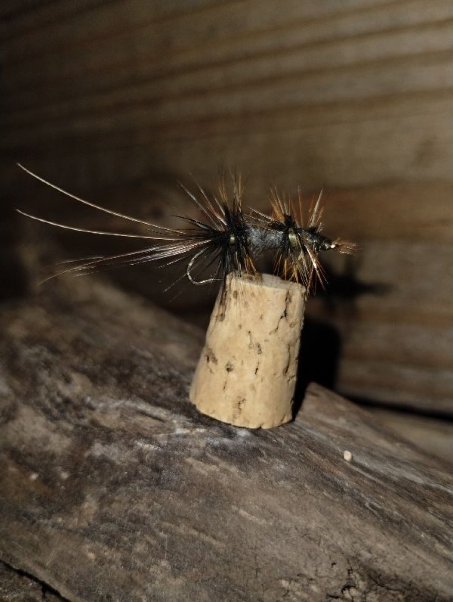 Double Badger Long tail fly pattern tied by Shannon Wood